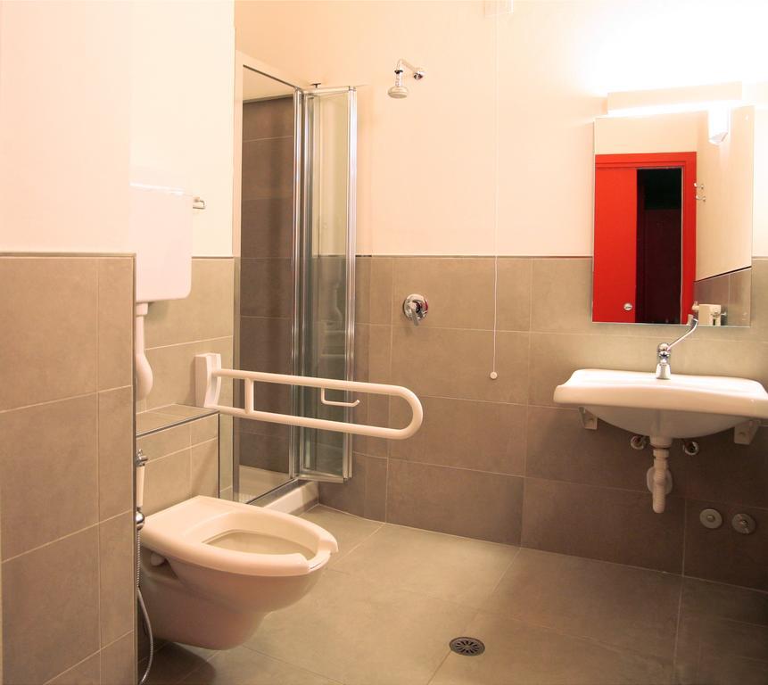 Ostello Locanda Degli Acrobati Brescia Bilik gambar